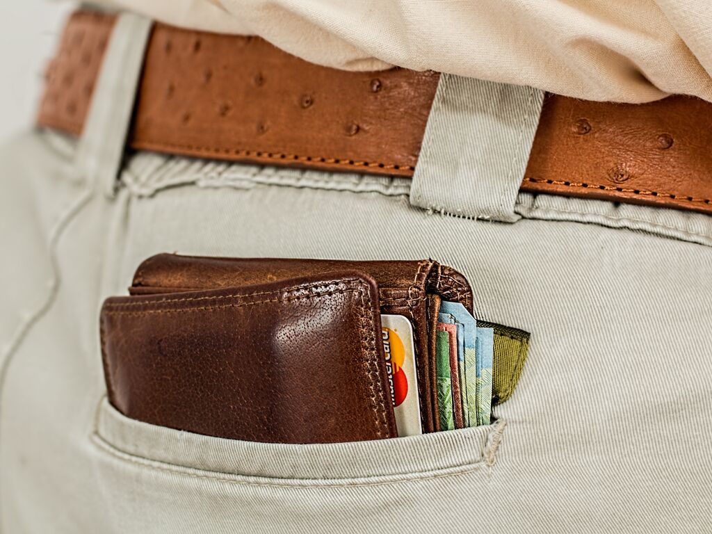 Wallet cash credit card pocket